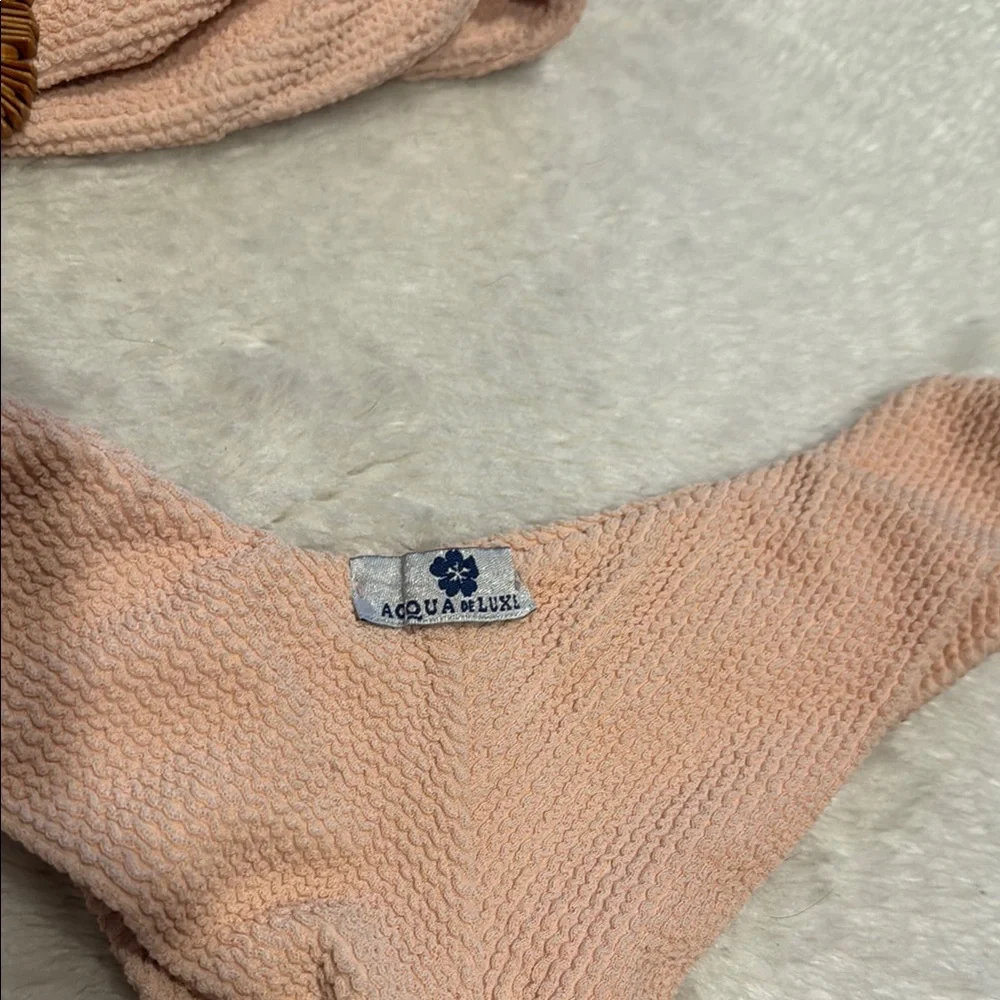 Peach Textured Bikini Set - Picture 2 of 3
